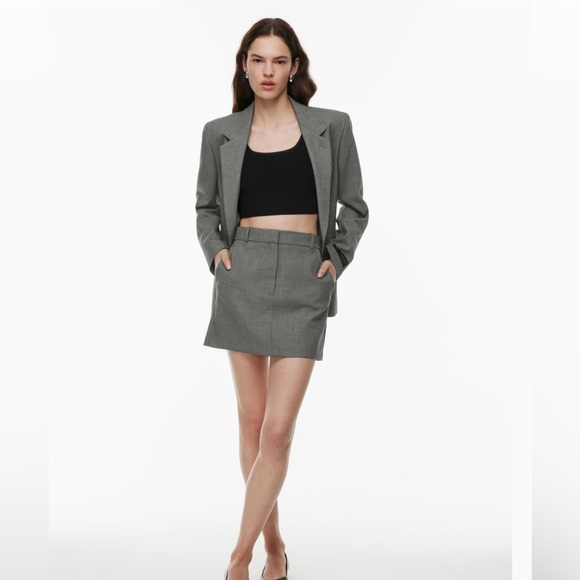 Babaton tank tops in 2xs never worn got the wrong size - Picture 2 of 4